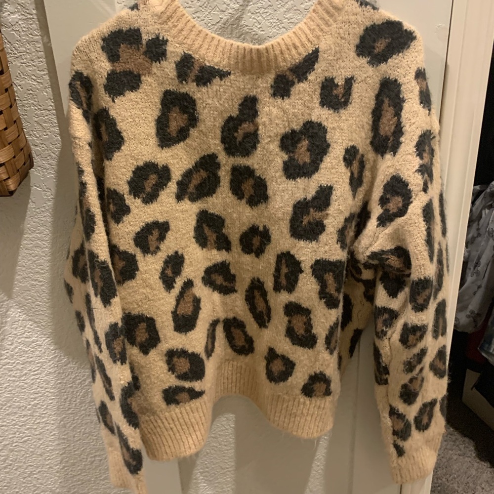 PINK Victoria's Secret Cream and Black Crew Neck Sweater
